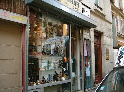 Parashar Satendra Kumar, Couturier à Paris 11