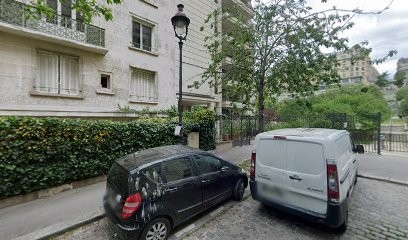 Revolutex, Couturier à Paris 16