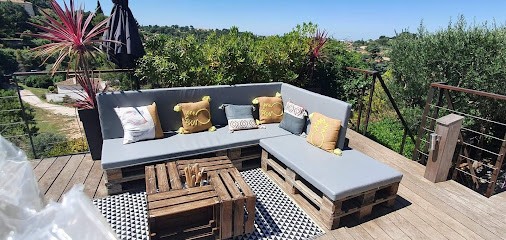 DAVIA Bache Sellerie Ameublement Confection Sur Mesure Réparation, Couturier à Roquefort-la-Bédoule