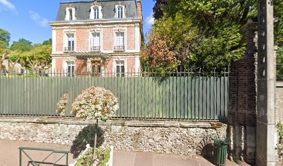 Jurin Dorothee Aurelie, Couturier à Étampes