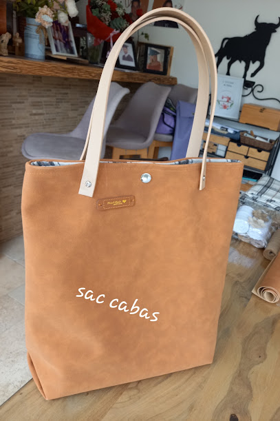 Céline Couture Et Cie, Couturier à Vias