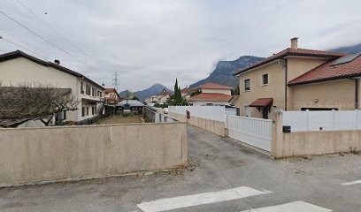 Jimenez Schmitt Antonia, Couturier à Varces-Allières-et-Risset