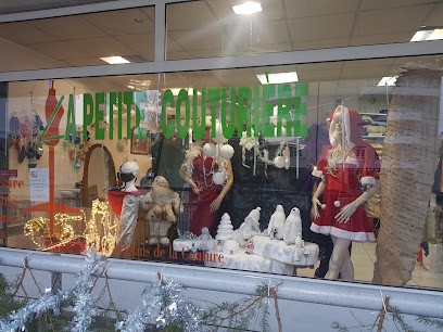 LA PETITE COUTURIERE, Couturier à Gaillard