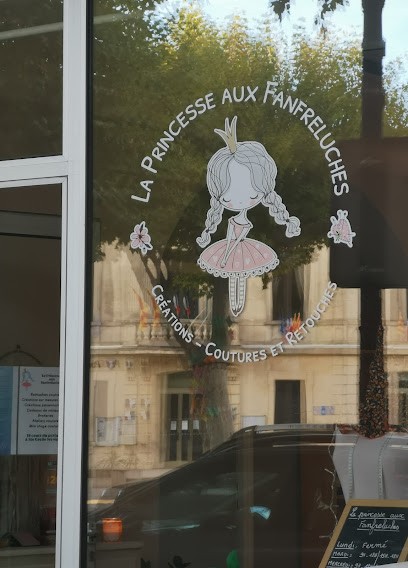 La Princesse Aux Fanfreluches, Couturier à Sainte-Cécile-les-Vignes