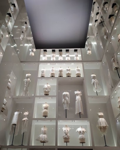 Mademoiselle Gradation, Couturier à Salles-sur-Mer