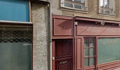 Olivier Christiane, Couturier à La Ferté-Bernard