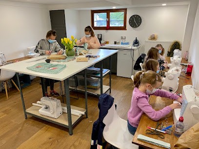 The Bobbin Studio, Couturier à Sergy