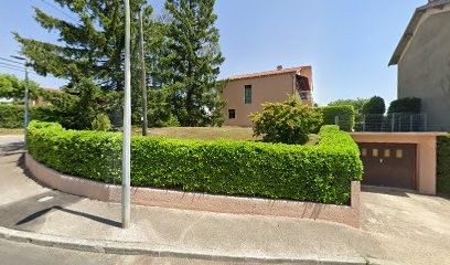 djacabo dal, Couturier à Roussillon