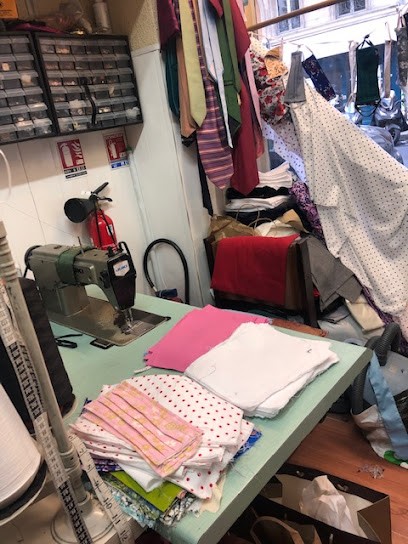 Sarl Pak Moon, Couturier à Paris 08