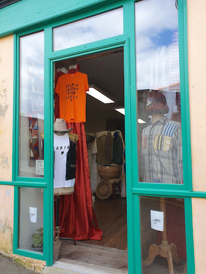 Le Matin, Couturier au Palais
