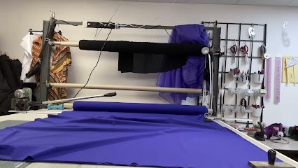 Atelier de confection - Retouches - Couturière - Sandy, Couturier à Vendargues