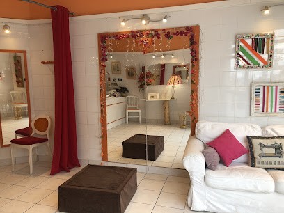 Au Point Invisible, Couturier à Bron