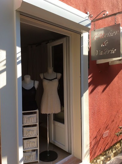 Styliste Modéliste lingerie maillot de bain, Couturier à Toulon