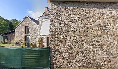 Mlle Pénélope, Couturier à Bourg-des-Comptes