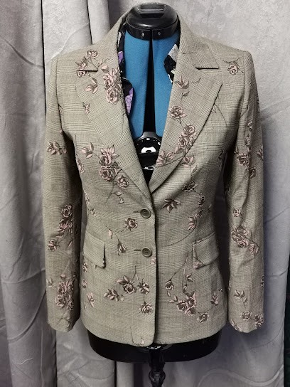 D TRINET CREATION, Couturier à Saint-Laurent-d'Arce