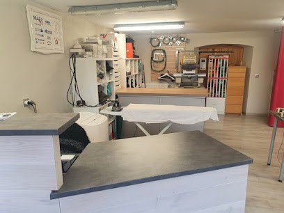Couture service / Broderie publicitaire & Retouches, Couturier à Chamousset