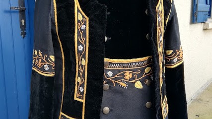 Damm Veur E. I. (gilet Breton, Costume Breton), Couturier à Noyal-Pontivy