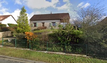 Huger Annie, Couturier au Mont-Saint-Adrien