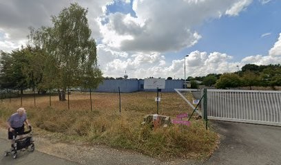 Les Demoiselles De Laval, Couturier à L'Huisserie