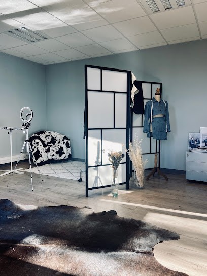 Manola Couture, Couturier à Bouaye