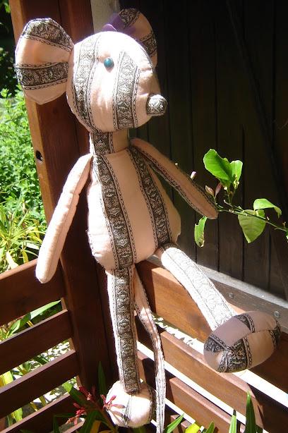 Le Petit Dé De Mirabelle Couturier à Montfort-le-Gesnois