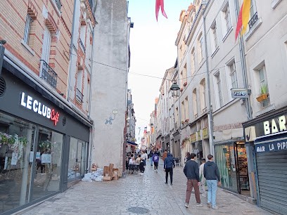 Cousette Bourgogne Sarl, Couturier à Orléans