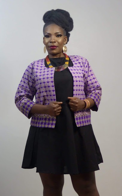 L'AÏYANA 509 973 By Tricia, Couturier à La Riche