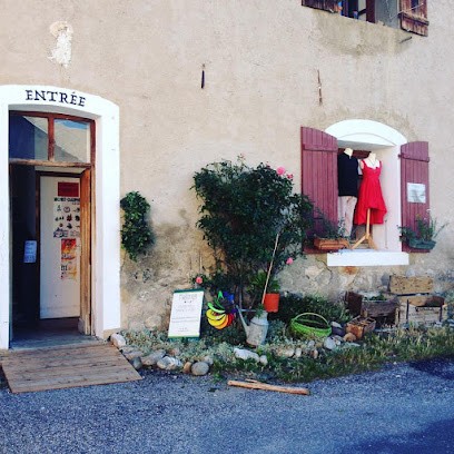 Melilange, Couture Mode Et Zéro Déchet - Retouches Et Réparations, Couturier à Mont-Dauphin