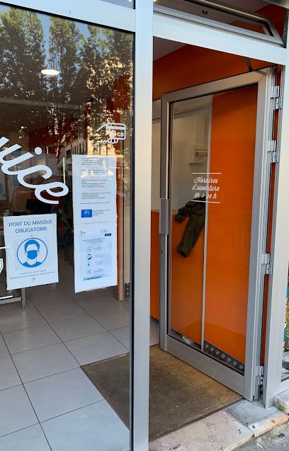 Résistance Couture/Retouche/Repassage, Couturier à Montreuil