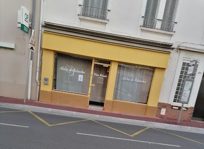 Eliane Retouches, Couturier à Vichy