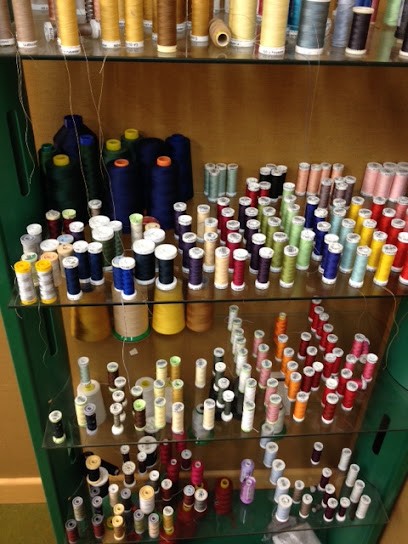 Roset Noelle Antrechats, Couturier à Seilhac