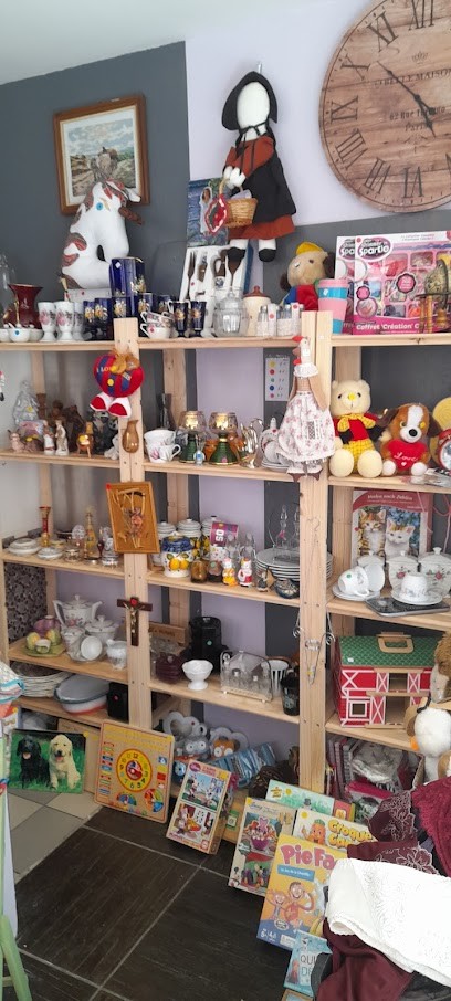 L Aigle Aux Trésors Et Chouette Reprise, Couturier à Gramat