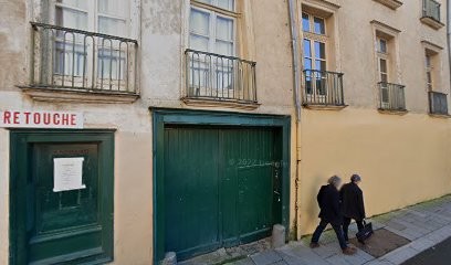 Amiral Homs, Couturier à Rennes