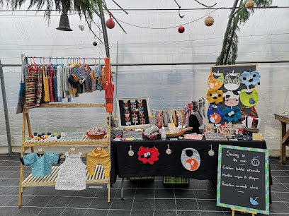 Marion BERNARD - Sewing in the rain, Couturier à Alençon