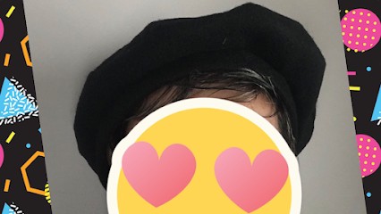 Création Similicuir Et Tissus Pour Femmes Et Enfants, Couturier à Clavette