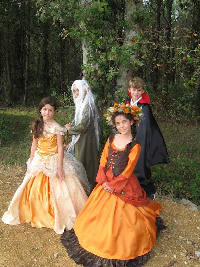 Les Costumes De Marie, Couturier à L'Absie