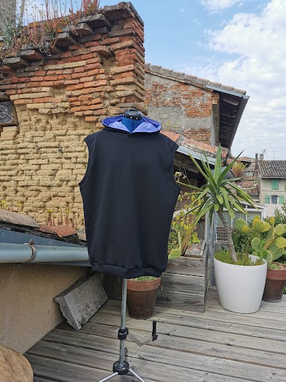 1 Point C'est Tout, Couturier à Grenade