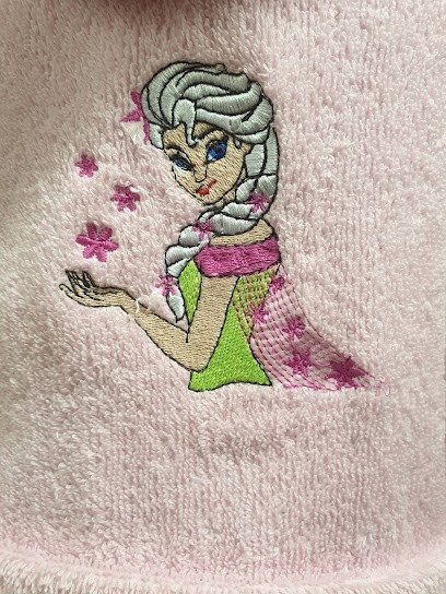 Fées à quatre mains & fées d' amour et d' envie, Service de Broderie à La Clayette