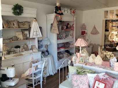 L'atelier Boutique D'Agneska Cognac Couture, Retouches Et Créations, Couturier à Cognac