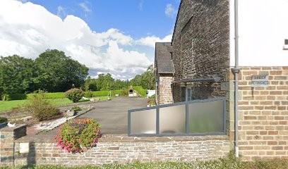 Annick Retouches, Couturier à La Baleine