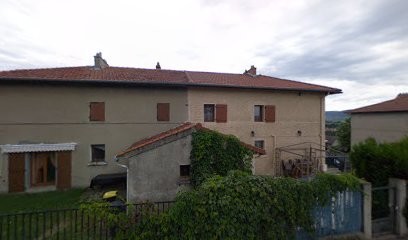 L'Inconnue Connue, Couturier à Roche-la-Molière