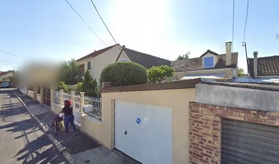 The Golden Scissors, Couturier à Lagny-sur-Marne