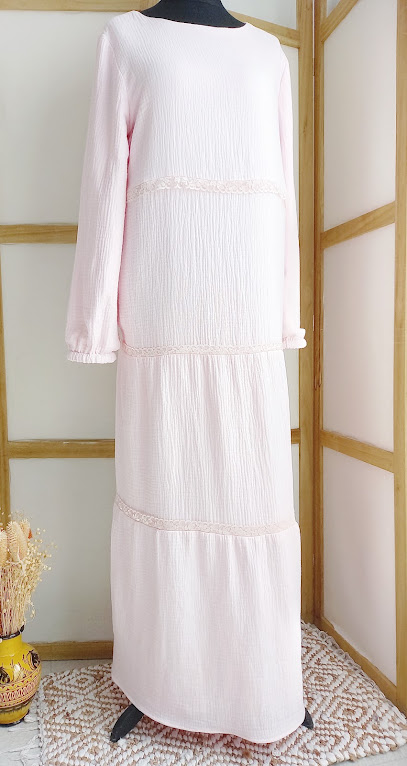 Melia_Minaa, Couturier à Créteil