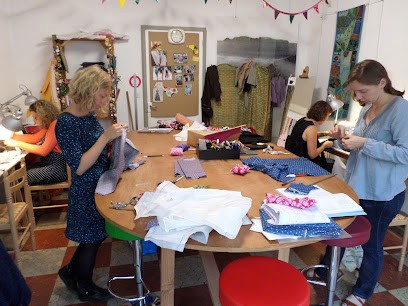 L'association des piqueuses d'idées, Couturier à Rennes