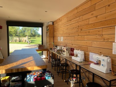 Les Baluchons d'Aglaé, Couturier à Durdat-Larequille