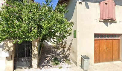 Léa Chiffons, Couturier à Priay