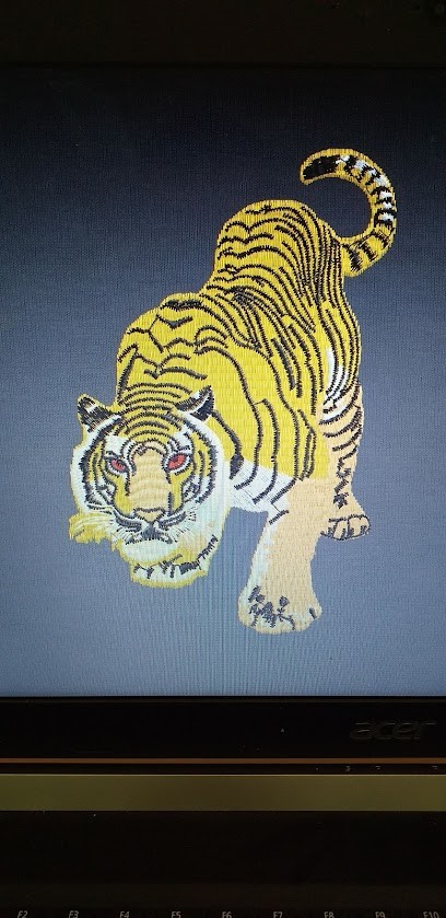 Daali Idriss, Service de Broderie à Châtellerault