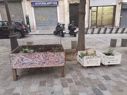 Sarl Meril Retoucherie, Couturier à Paris 13