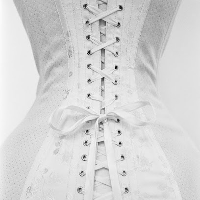 La Guêpe Corsets - Fabrication Française De Corsets Sur Mesure Fait Main, Couturier à Montpellier