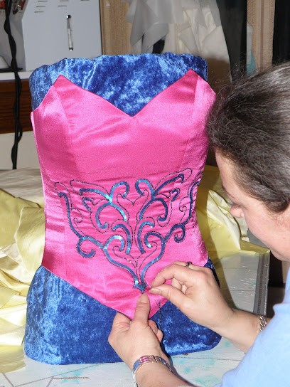 L'Atelier de Couture Nadine GRATACAP, Couturier à Decazeville